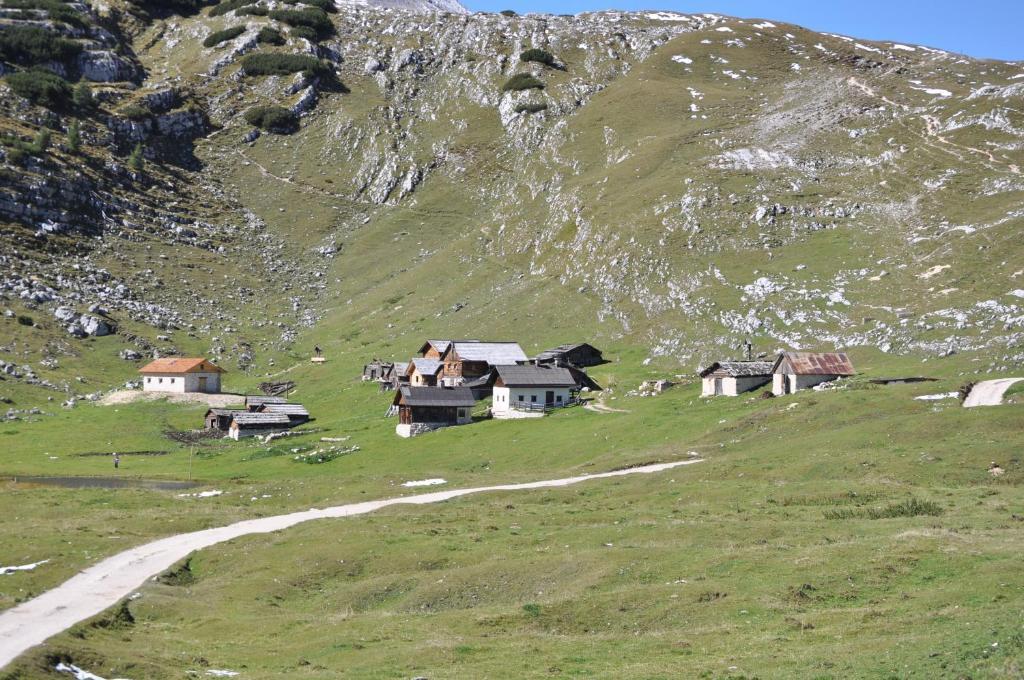 Piccolo Hotel Claudia No Pets San Vigilio Di Marebbe Kültér fotó